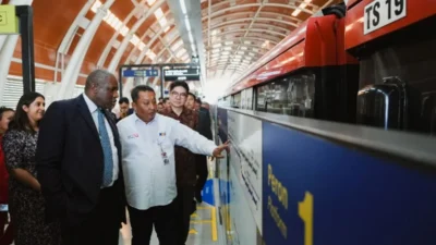 David Lammy Umumkan Kerjasama Kereta Api Inggris dengan Indonesia di Surabaya