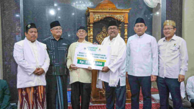 Awali Safari Ramadan, Wagub Rano Sampaikan Bantuan Tunai dan Sembako serta Kesempatan Umrah Gratis Marbot