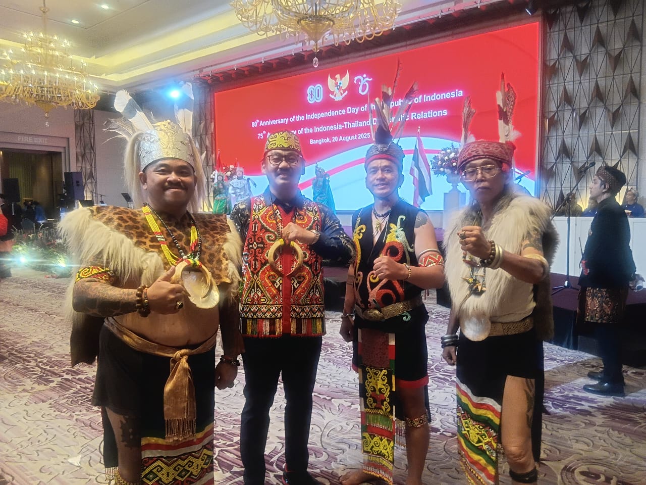 Pagelaran Budaya Dayak Kalbar di Bangkok