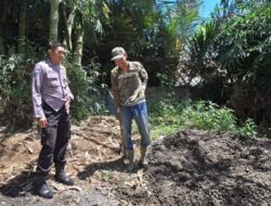 Bhabinkamtibmas Kebonagung Dorong Pemanfaatan Lahan Produktif untuk Ketahanan Pangan