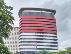 KPK Telusuri Mobil Mercy BJ Habibie yang Dibeli Ridwan Kamil