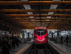 Kerugian KCJB Capai Triliunan, Dirut KAI Sebut “Bom Waktu”: Mencari Solusi Tanpa APBN