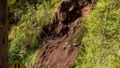 Cepat Tanggap! Gubernur Jawa Tengah Kunjungi Longsor Cilacap, Perintahkan Relokasi Mendadak