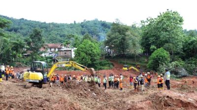 Korban Longsor Cilacap Bertambah, 12 Warga Masih Hilang
