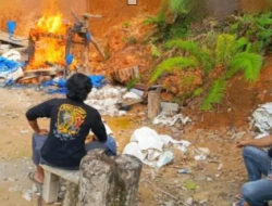 Tindak Tegas Illegal Mining, Polres Solok Selatan Bakar Pondok Tambang Emas Ilegal di KPGD