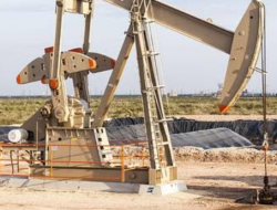 WTI Jatuh 7,8 Persen: Harapan Rekonsiliasi di Pakistan Redam Gejolak Energi