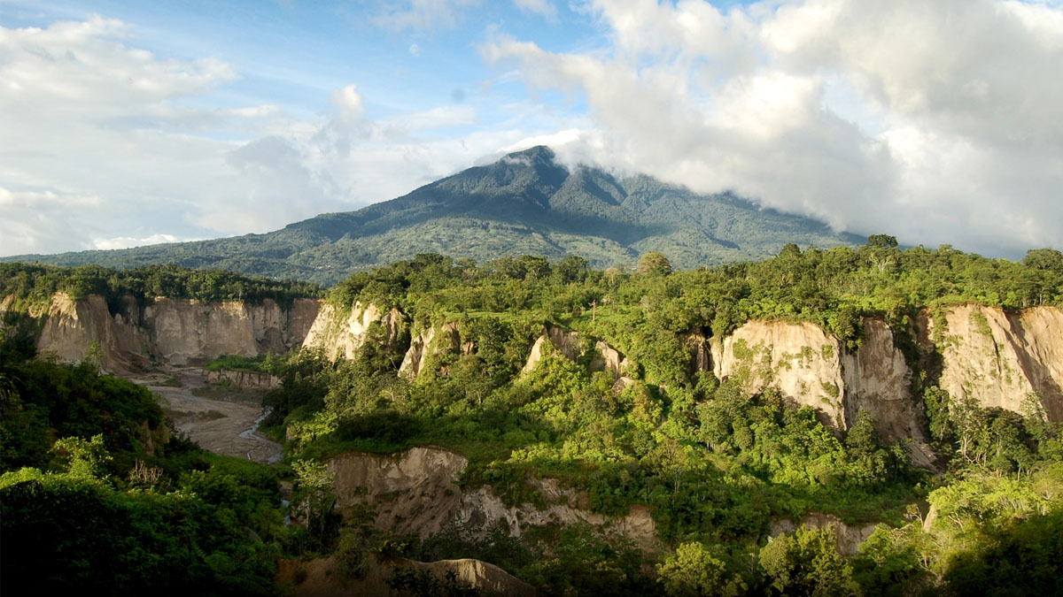 Pesona Ngarai Sianok, Lembah Hijau Megah Kembaran Grand Canyon di Jantung Minangkabau